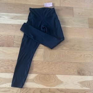 NWT Quince Black Sm Leggings